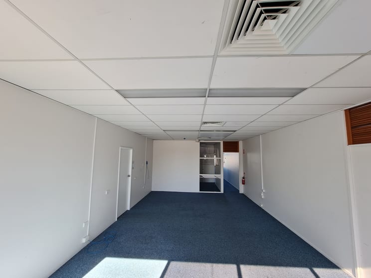 Click to view all images 10/84 Wembley Road Logan Central QLD 4114 - Image 2