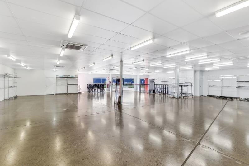 Click to view all images Unit 2/405 Yaamba Road Park Avenue QLD 4701 - Image 3