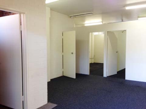 Click to view all images 324 King George Rd. Beverly Hills NSW 2209 - Image 2