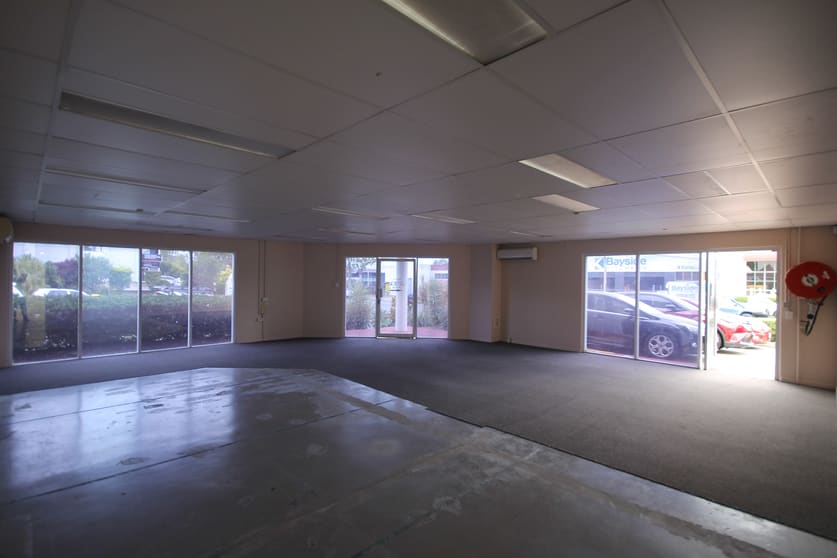 Click to view all images 2/2-4 Steel Street Capalaba QLD 4157 - Image 3