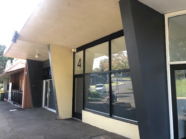 Click to view all images 4 Willonga Street Strathmore VIC 3041 - Image 3