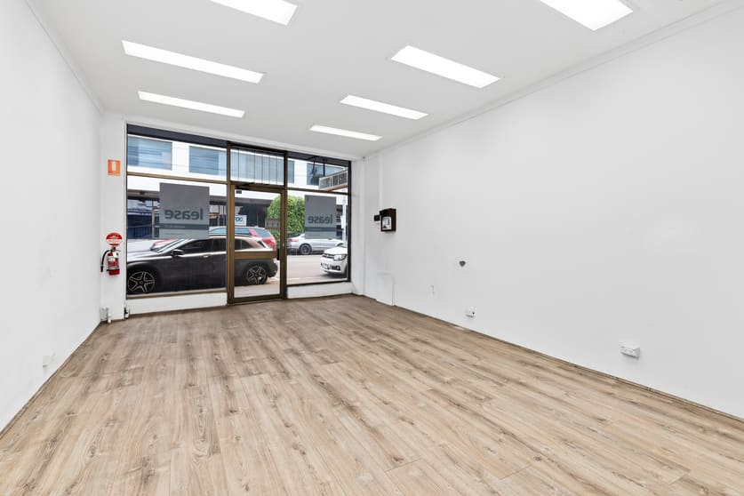 Click to view all images 698 Mt Alexander Road Moonee Ponds VIC 3039 - Image 3