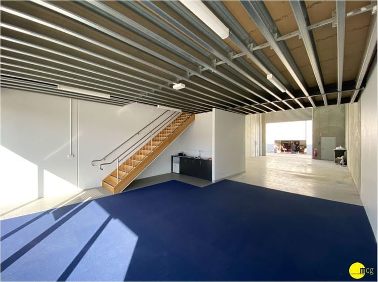 Click to view all images 25 Cabot Drive Altona North VIC 3025 - Image 3