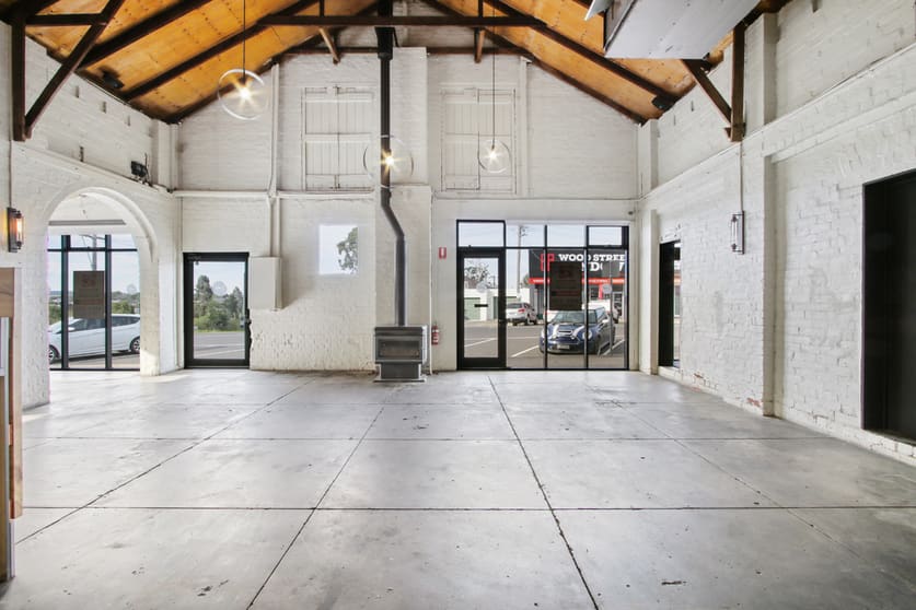 Click to view all images 4 Wood Street Bairnsdale VIC 3875 - Image 2