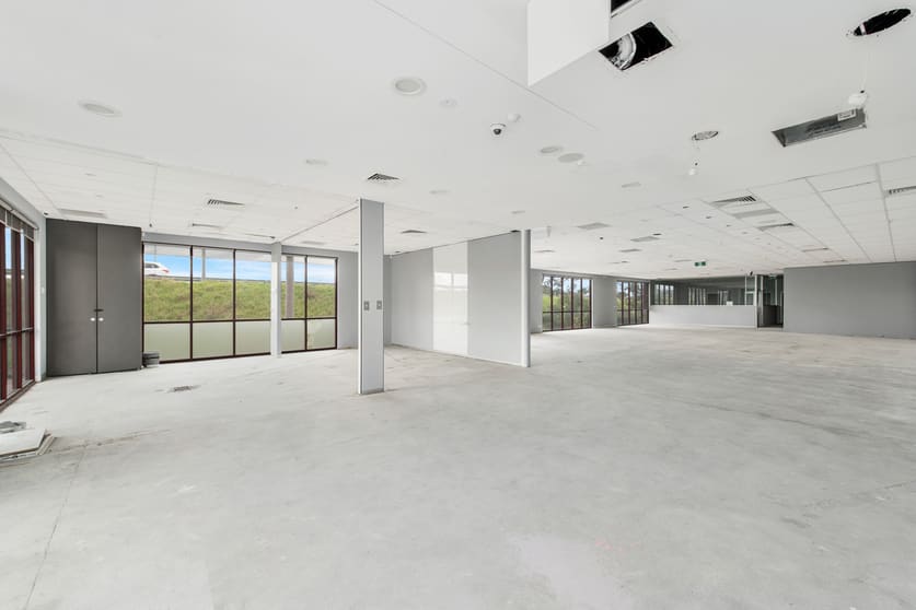 Click to view all images George Hunter Dr Narellan NSW 2567 - Image 3
