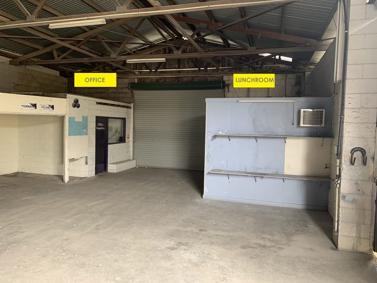 Click to view all images 2/13-17 Palm Avenue Parramatta Park QLD 4870 - Image 2
