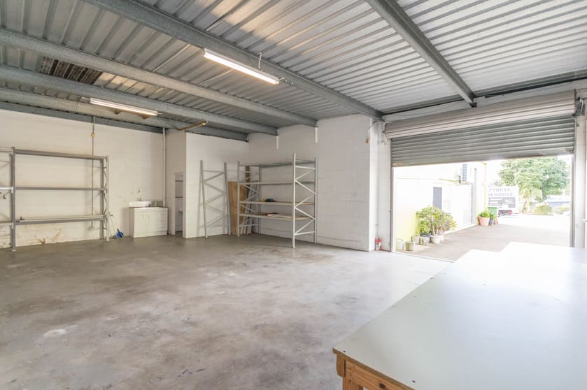 Click to view all images Ashmore QLD 4214 - Image 2