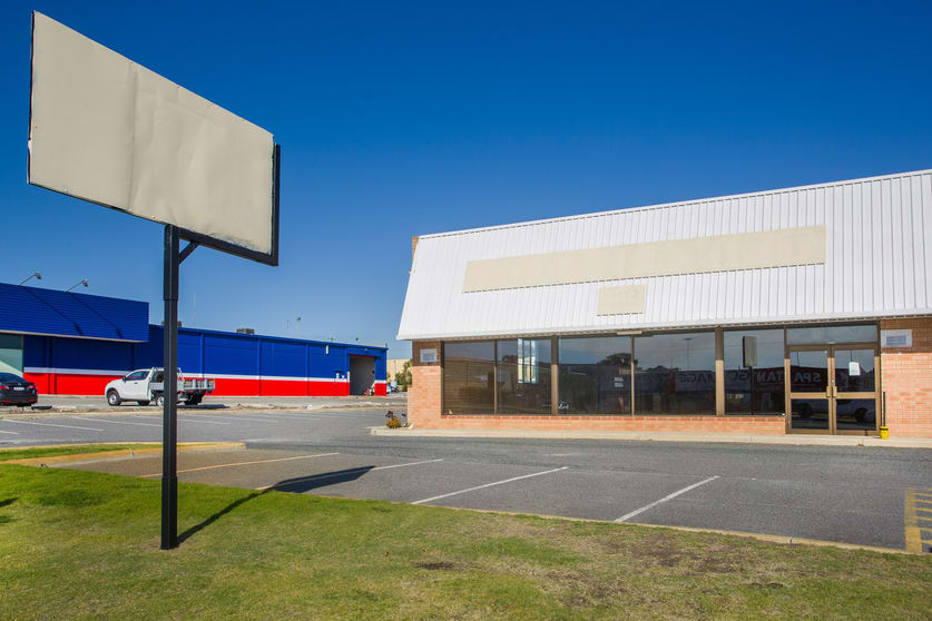 Click to view all images Unit 2/16 Prindiville Dr Wangara WA 6065 - Image 2