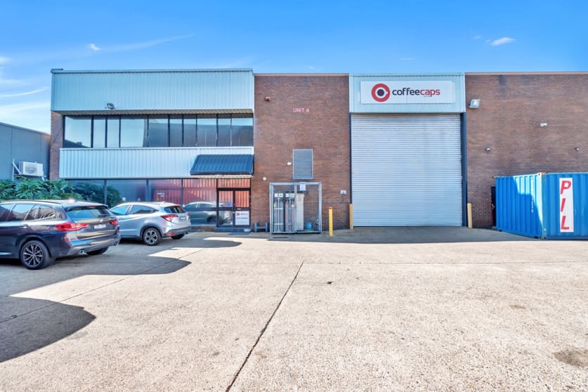 Click to view all images Unit 4/100-102 O'Riordan Street Alexandria NSW 2015 - Image 1