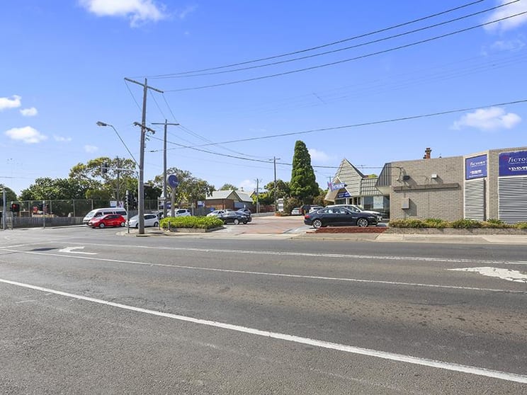 Click to view all images 241 Pakington Street Newtown VIC 3220 - Image 3
