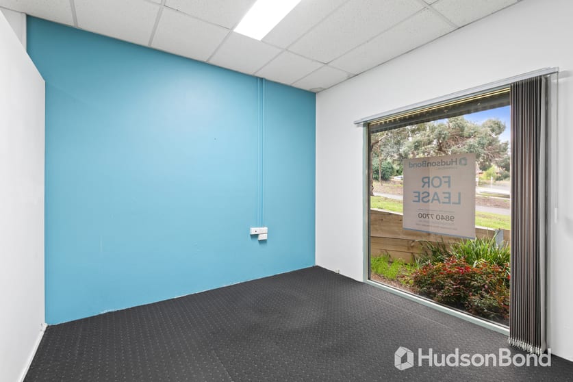 Click to view all images 77 Main Street Diamond Creek VIC 3089 - Image 3