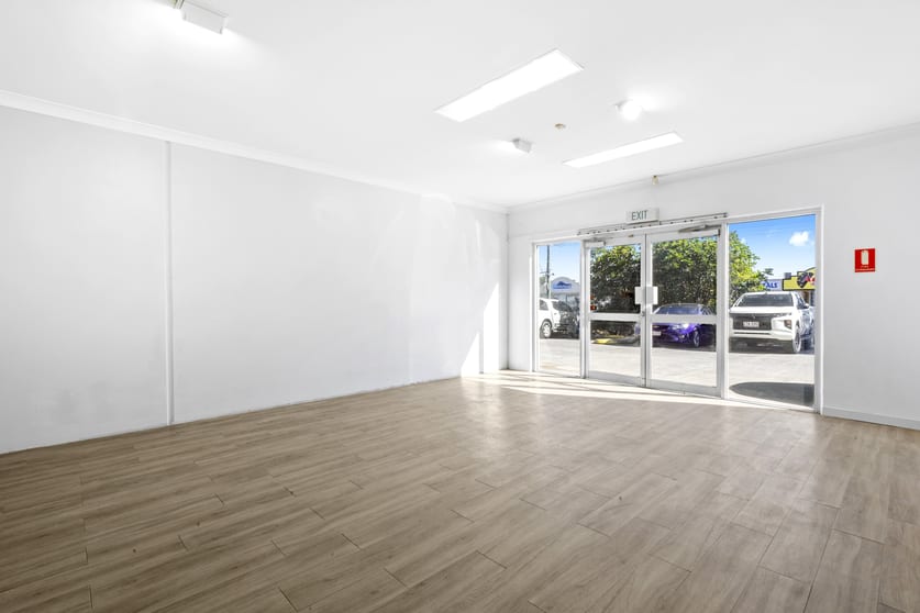 Click to view all images 3/94 Spencer Road Carrara QLD 4211 - Image 2