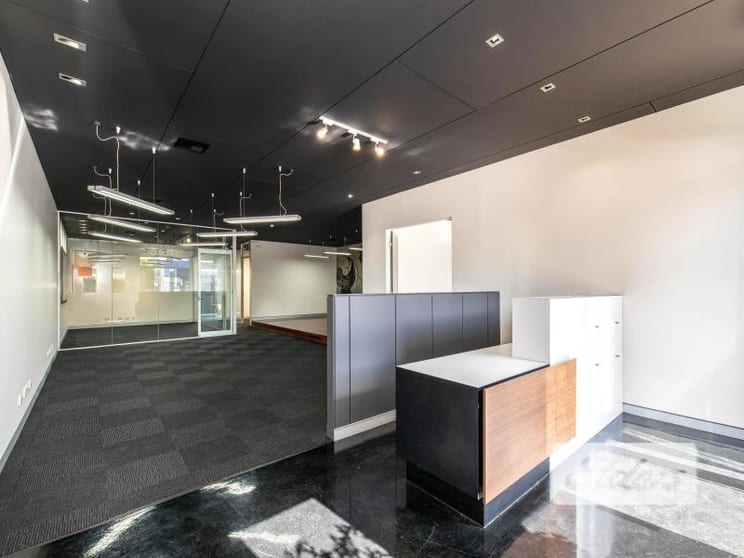 Click to view all images 11 Balaclava Street Woolloongabba QLD 4102 - Image 3