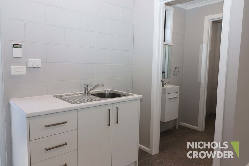 Click to view all images Shop 4/19 Shaxton Circle Frankston VIC 3199 - Image 3
