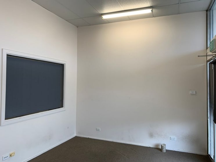Click to view all images 2/13-15 Townsville Fyshwick ACT 2609 - Image 3