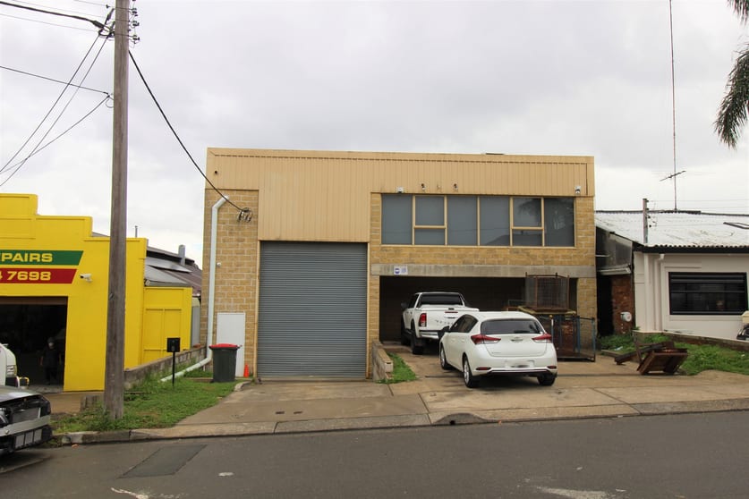 Click to view all images 9 Norman Street Peakhurst NSW 2210 - Image 2