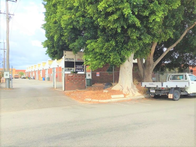 Click to view all images 4/24 Forward Street Welshpool WA 6106 - Image 1