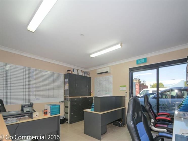 Click to view all images 16 Hollingsworth Street Portsmith QLD 4870 - Image 2