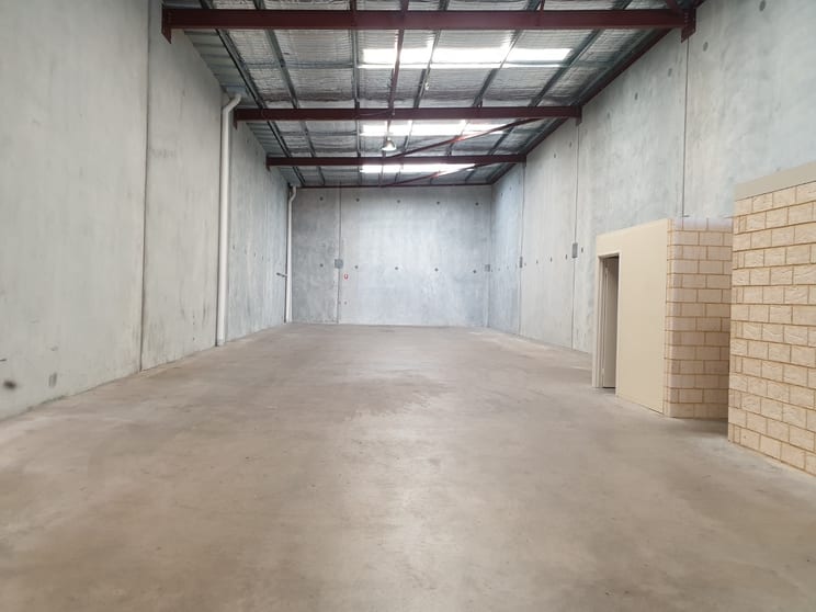 Click to view all images 2/15 Meares Way Canning Vale WA 6155 - Image 3