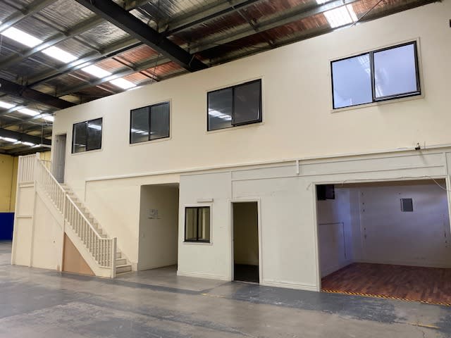 Click to view all images 21/13a Elm Park Drive Hoppers Crossing VIC 3029 - Image 2