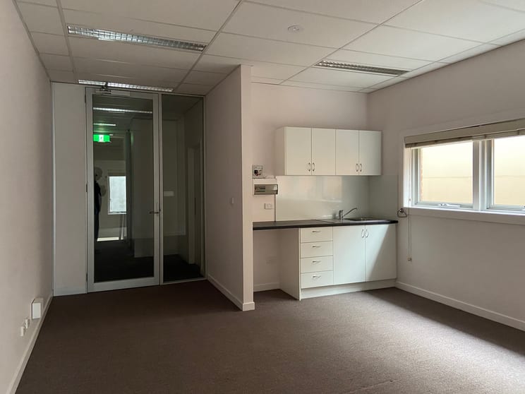 Click to view all images 1a/978 Main Road Eltham VIC 3095 - Image 1