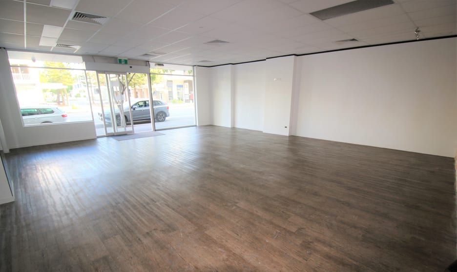 Click to view all images Varsity Lakes QLD 4227 - Image 2