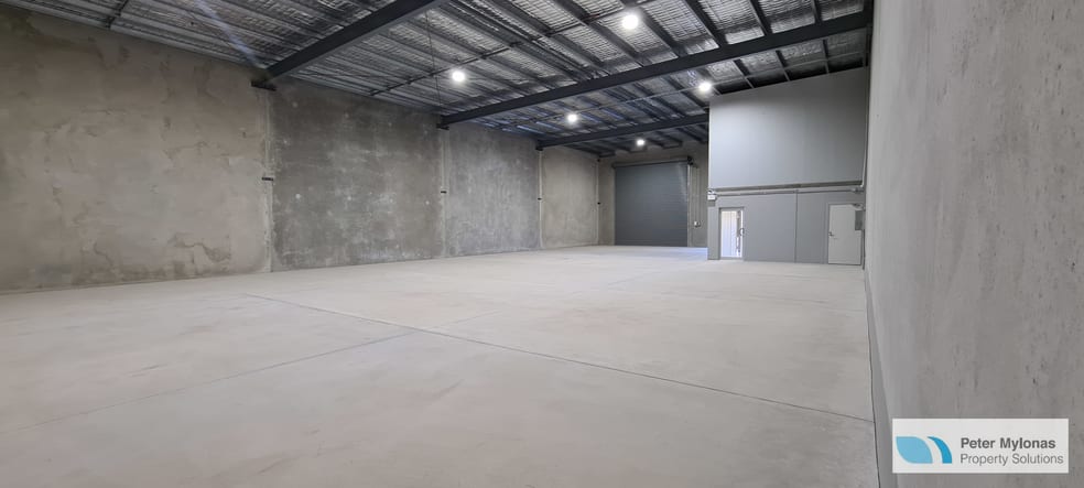 Click to view all images 1/21 Lockyer Street Goulburn NSW 2580 - Image 2