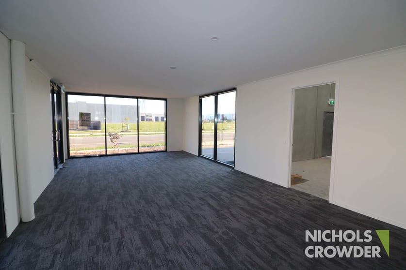 Click to view all images 1/16-18 Hamersley Drive Clyde North VIC 3978 - Image 3