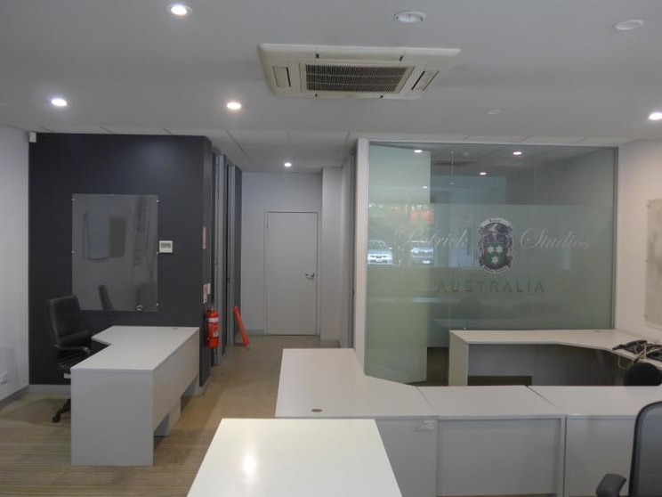 Click to view all images Port Melbourne VIC 3207 - Image 3