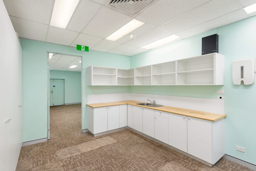 Click to view all images Shop 9/177-181 Princes Highway Corrimal NSW 2518 - Image 3