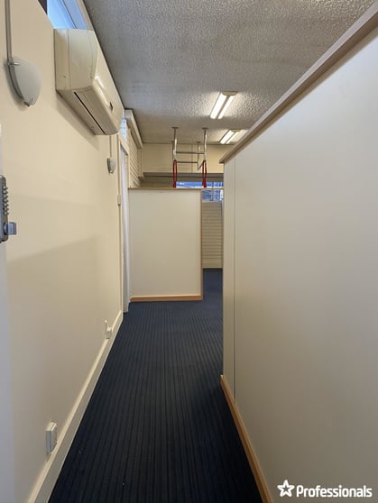 Click to view all images 26 Durlacher Street Geraldton WA 6530 - Image 3
