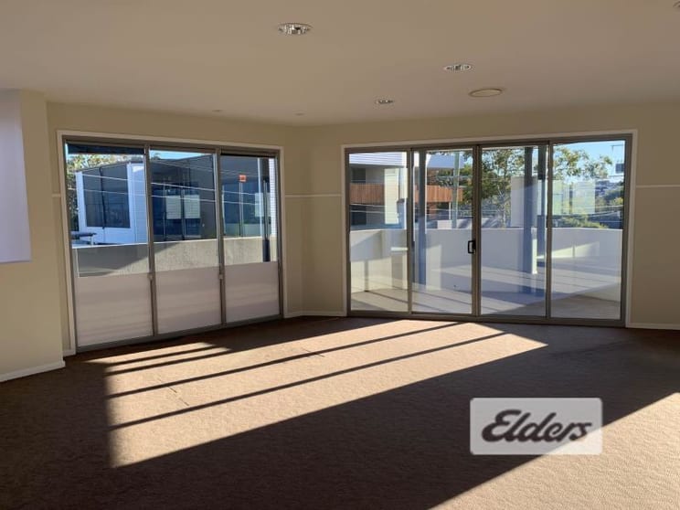 Click to view all images 4 Newman Avenue Camp Hill QLD 4152 - Image 2