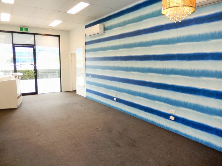 Click to view all images 17/31 Springfield Lakes Boulevard Springfield Lakes QLD 4300 - Image 3