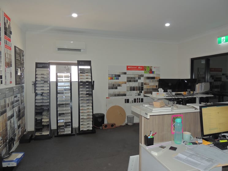 Click to view all images 75 Logan River Road Beenleigh QLD 4207 - Image 3