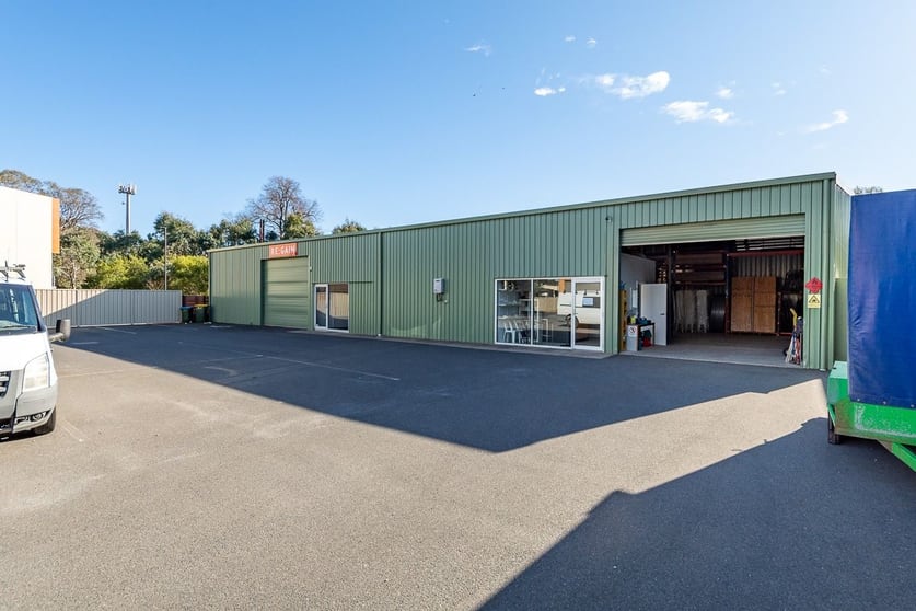 Click to view all images Unit 2B/21 Victoria Crescent Mount Barker SA 5251 - Image 2