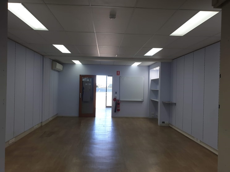 Click to view all images 3 130 Scarborough Road Southport QLD 4215 - Image 2