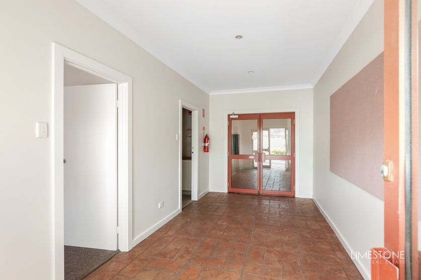 Click to view all images 12 Margaret Street Mount Gambier SA 5290 - Image 3