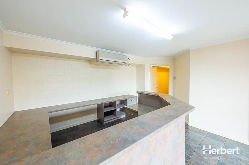 Click to view all images 6 FAIRLANE DRIVE Mount Gambier SA 5290 - Image 3