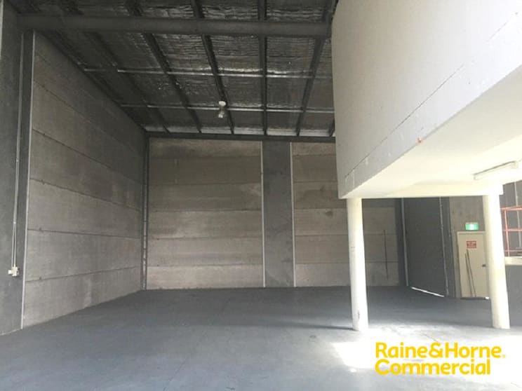 Click to view all images Unit 5/8 Kerr Road Ingleburn NSW 2565 - Image 3
