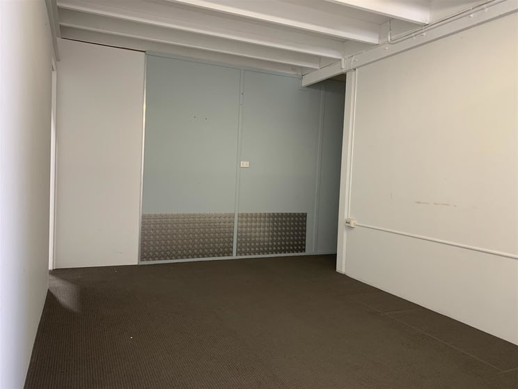 Click to view all images 1/18 Export Drive Molendinar QLD 4214 - Image 3