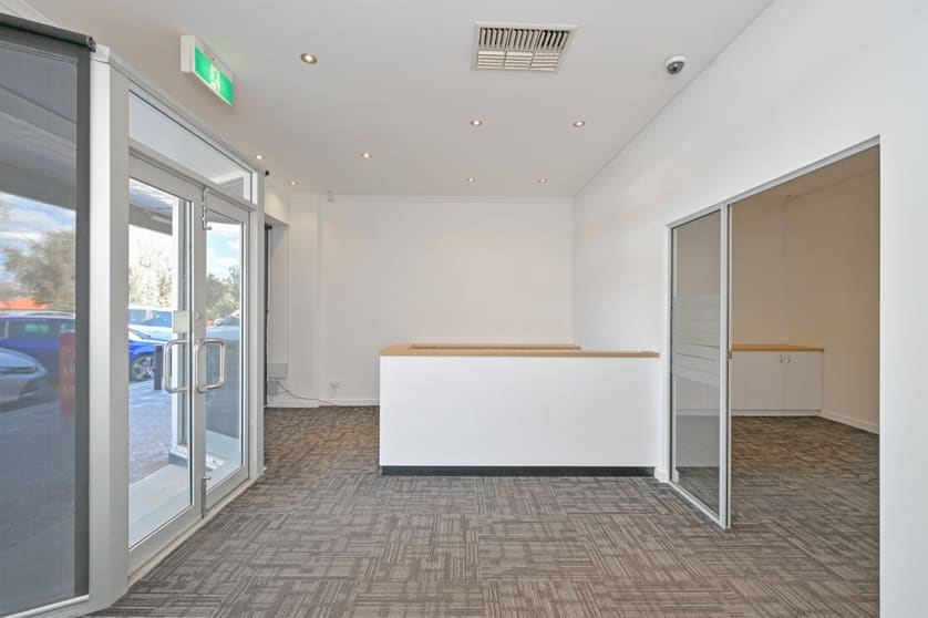 Click to view all images 17 Welwyn Avenue Manning WA 6152 - Image 3