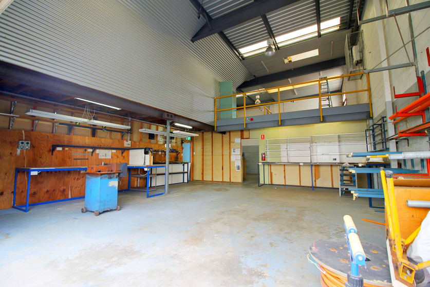 Click to view all images 24 Traders Way Currumbin Waters QLD 4223 - Image 3