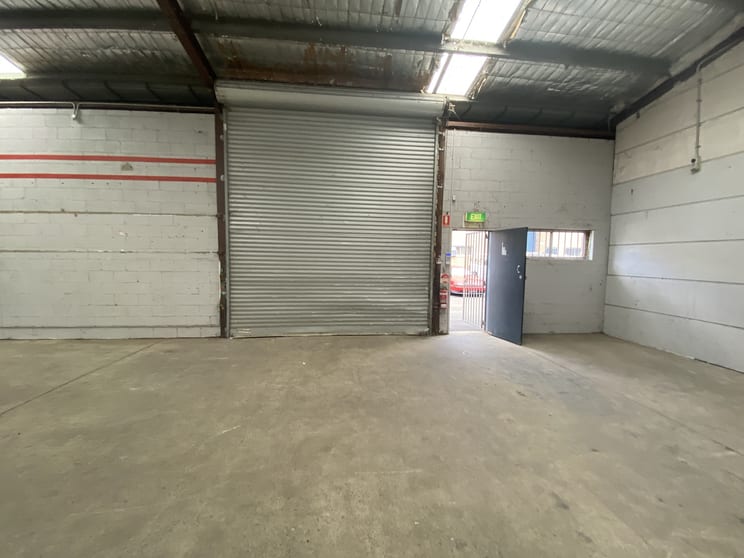 Click to view all images B6/1 Campbell Parade Manly Vale NSW 2093 - Image 3