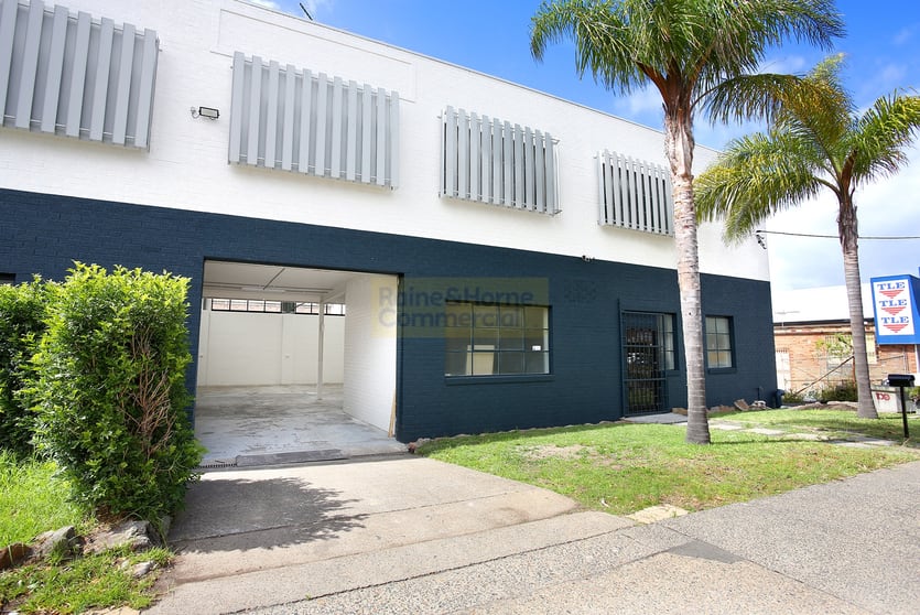 Click to view all images 72 Planthurst Road Carlton NSW 2218 - Image 3