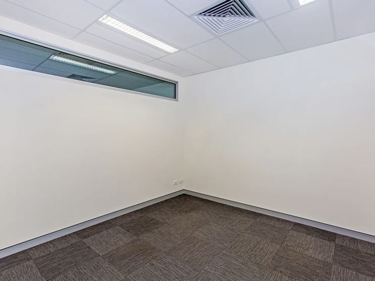Click to view all images Suite 30/75-77 Wharf Street Tweed Heads NSW 2485 - Image 3