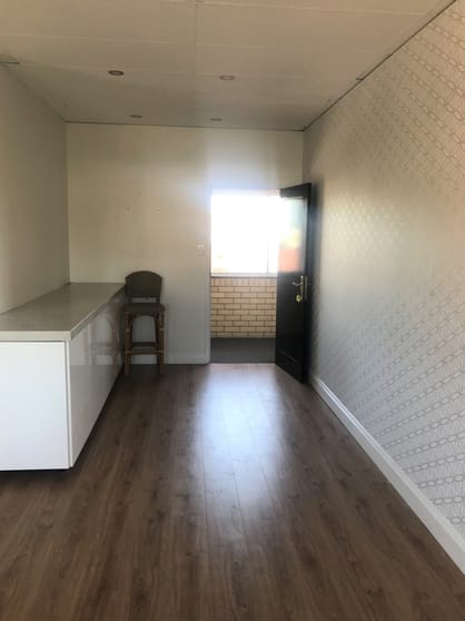 Click to view all images 15/71 Racecourse Road Hamilton QLD 4007 - Image 3