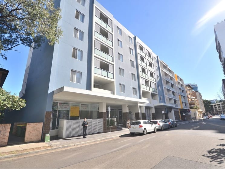 Click to view all images 2/21 - 23 Cowper Street Parramatta NSW 2150 - Image 1