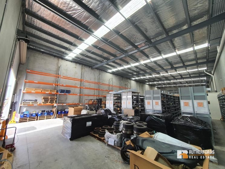 Click to view all images 3/180 Fairbairn Road Sunshine West VIC 3020 - Image 2