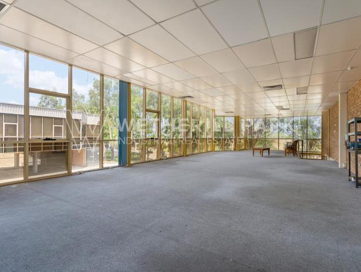 Click to view all images Smithfield NSW 2164 - Image 2