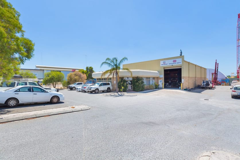 Click to view all images 115 Radium Street Welshpool WA 6106 - Image 2